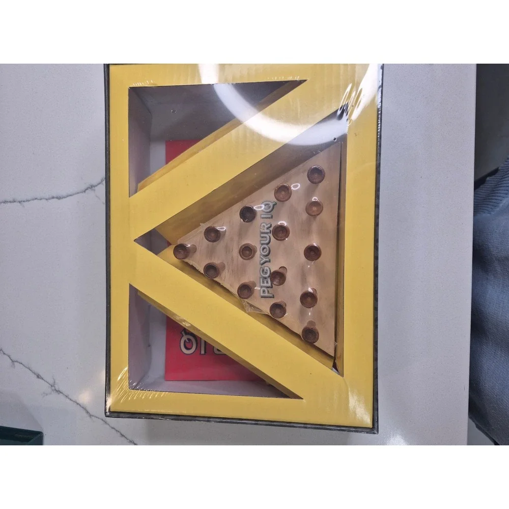 Peg Your IQ Classic Brain Power Puzzle Game New in Box‎ Sterling Innovation
